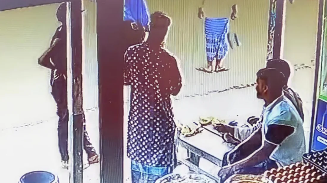 কুড়িয়ে পাওয়া ‘সাউন্ড গ্রেনেডের’ পিন খুলতেই বিস্ফোরণ, যুবকের আঙুল বিচ্ছিন্ন